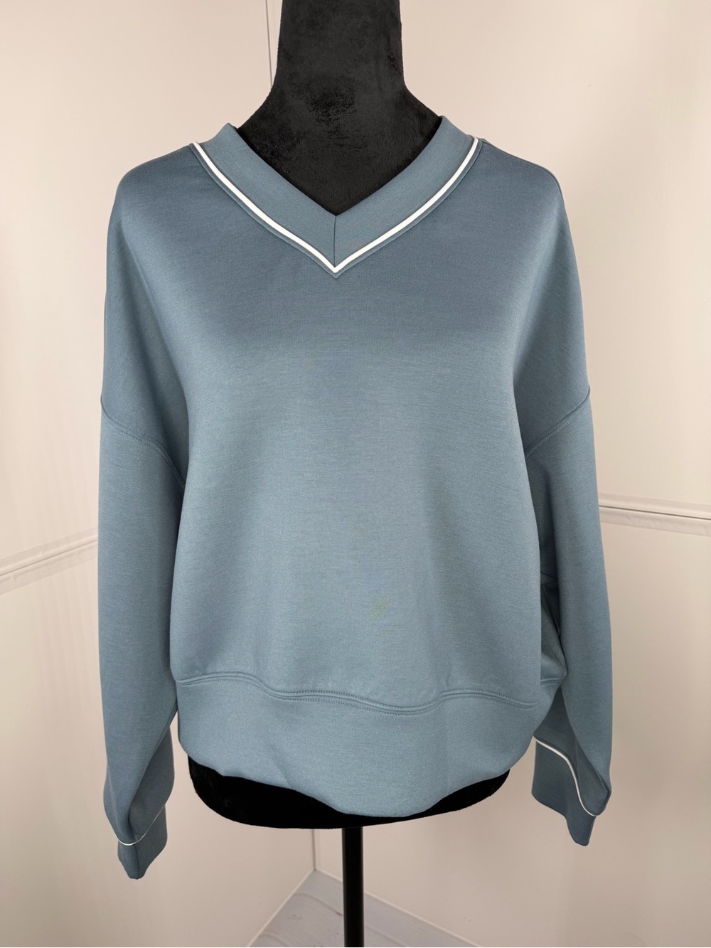 NWT Abercrombie YPB neoKNIT Dusty Blue Oversized V-Neck Sweatshirt Size Small